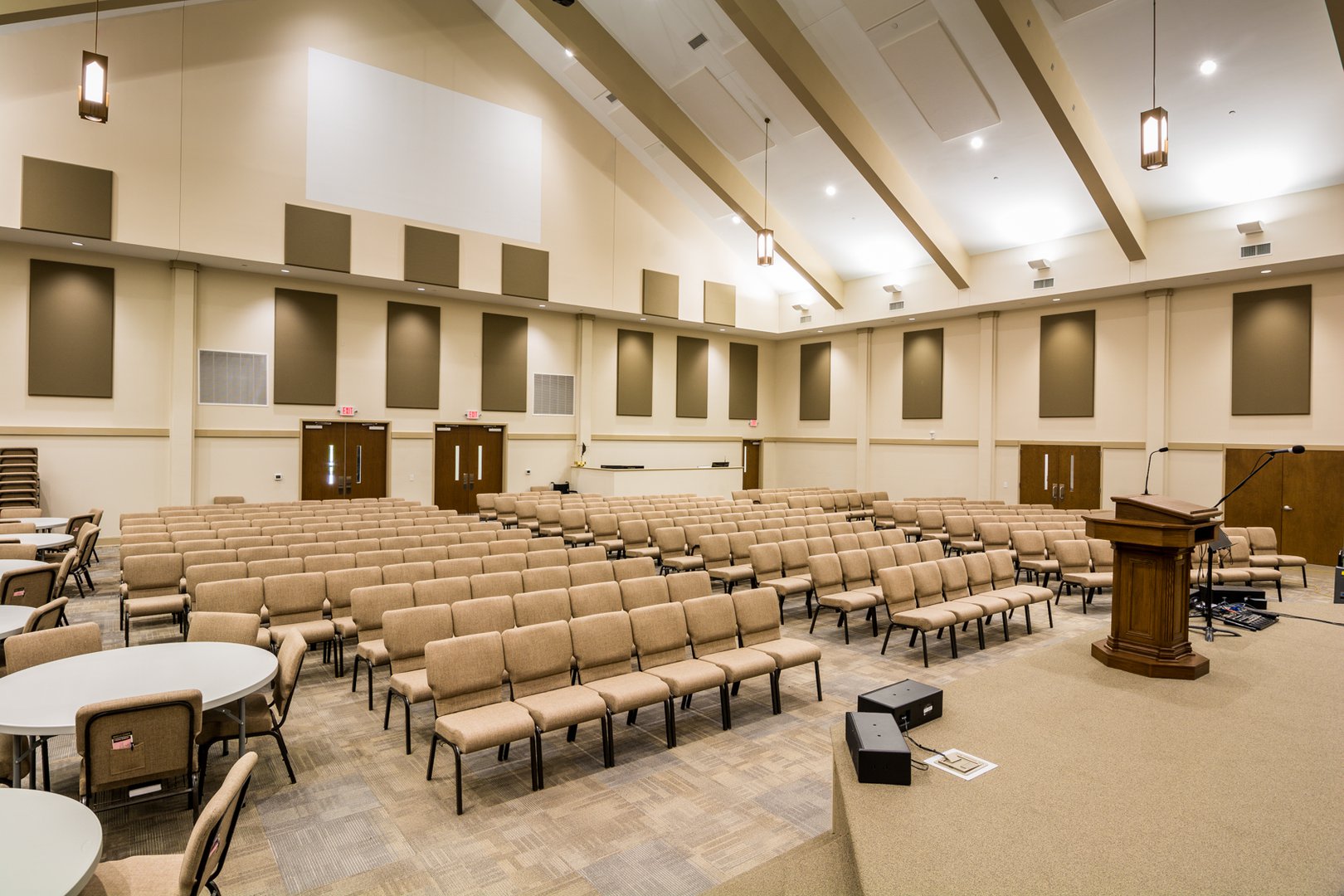 Calvary_Baptist_Interior.jpg