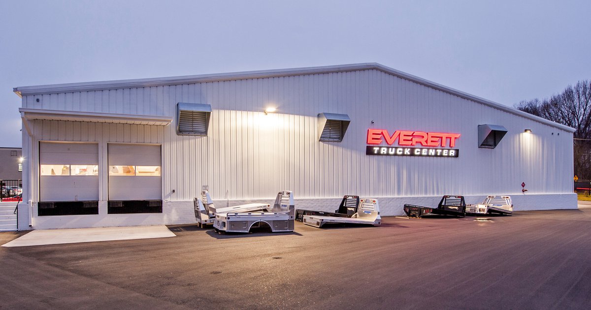 Everett Truck Garage | David E Looper & Company
