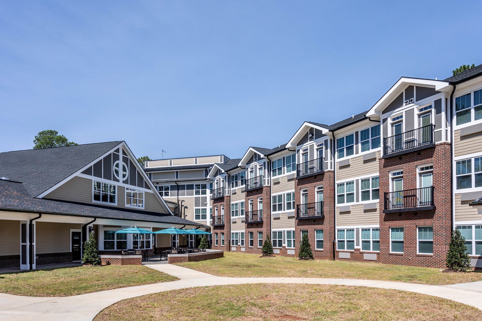 Foundation Senior Living Outdoor Dining