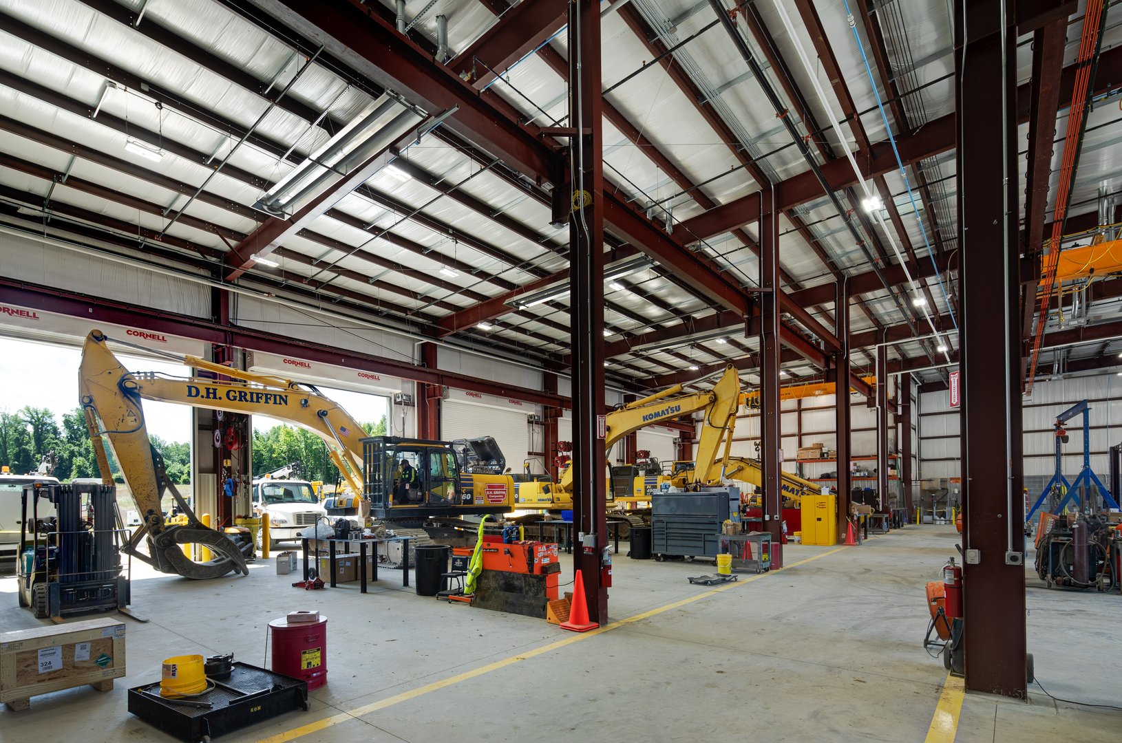 linder I-service bays.jpg